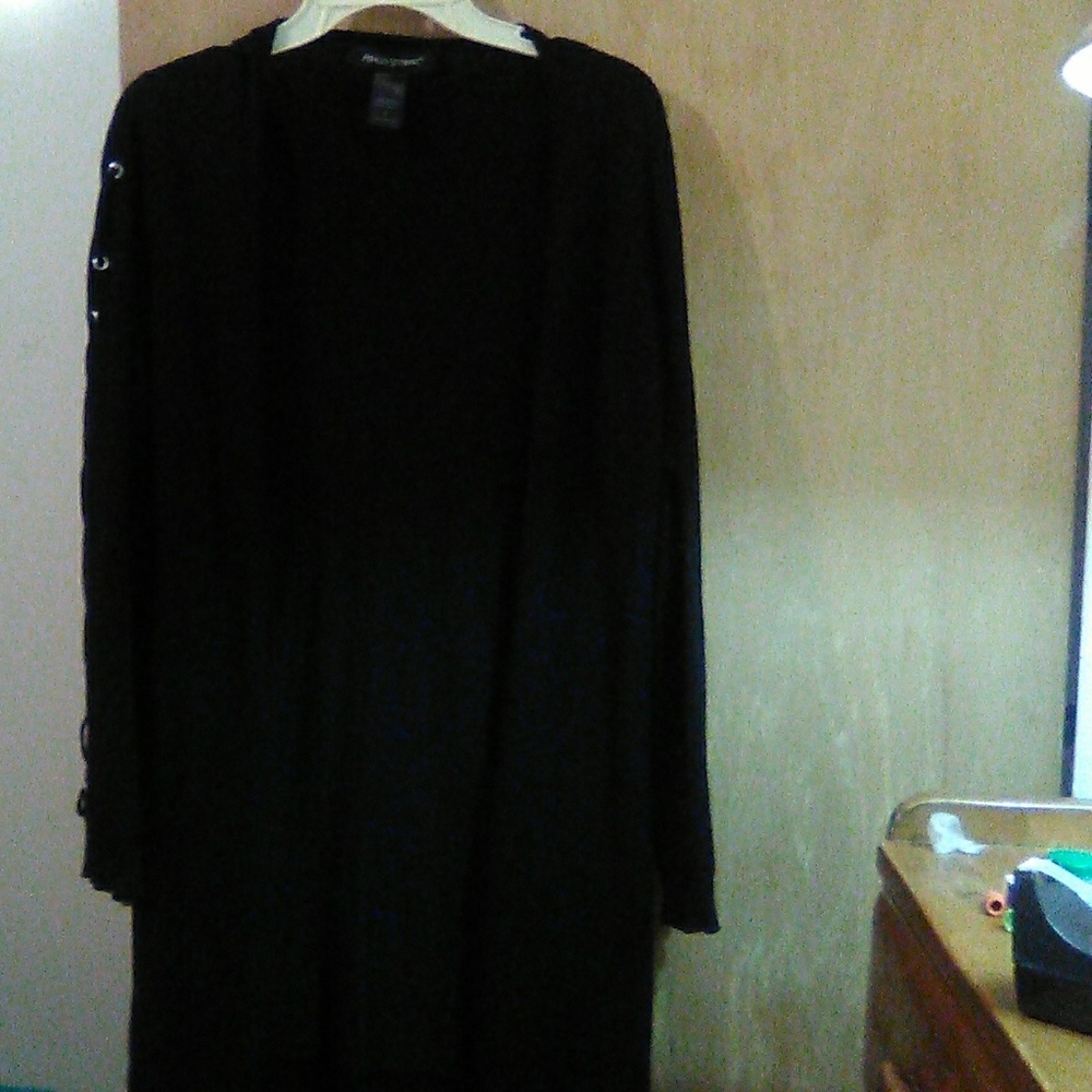 Cardigan - Picture 2 of 4